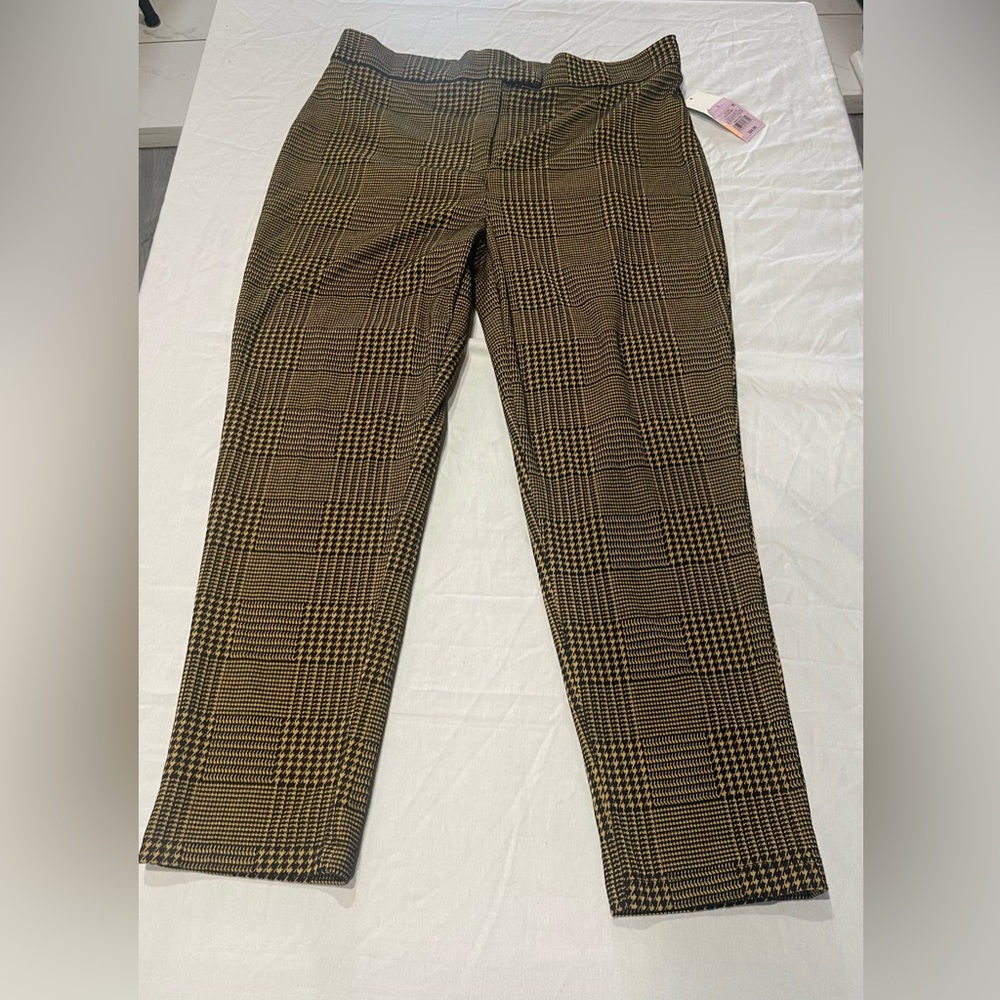 ✨Wild Fable Women’s plaid Trouser pants High Rise size large NEW✨